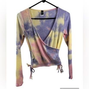 Crop top low V-neck tie-dye